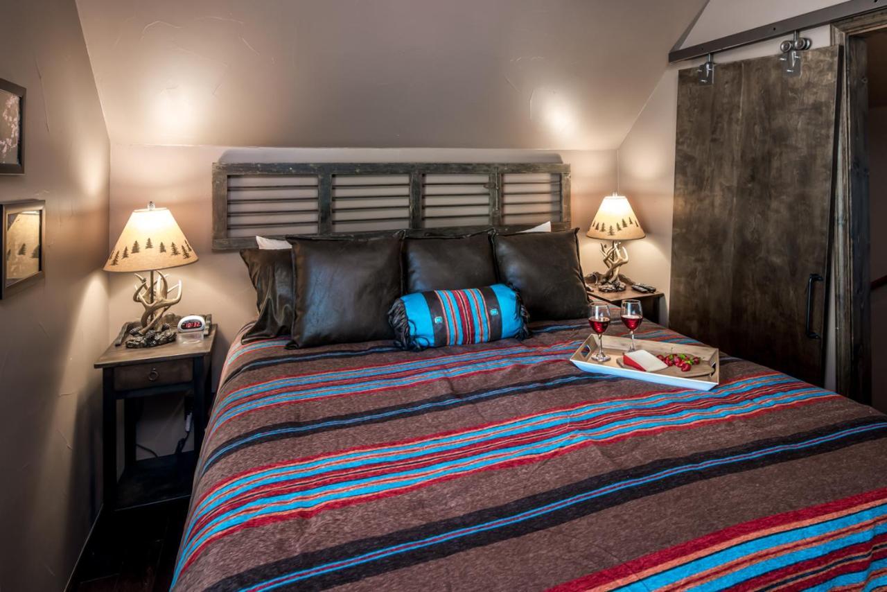 Fifth Dimension, 2 Bedrooms, Wifi, Hot Tub, Game Table, Grill, Sleeps 4 Ruidoso Buitenkant foto