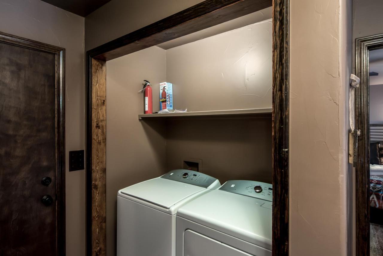 Fifth Dimension, 2 Bedrooms, Wifi, Hot Tub, Game Table, Grill, Sleeps 4 Ruidoso Buitenkant foto