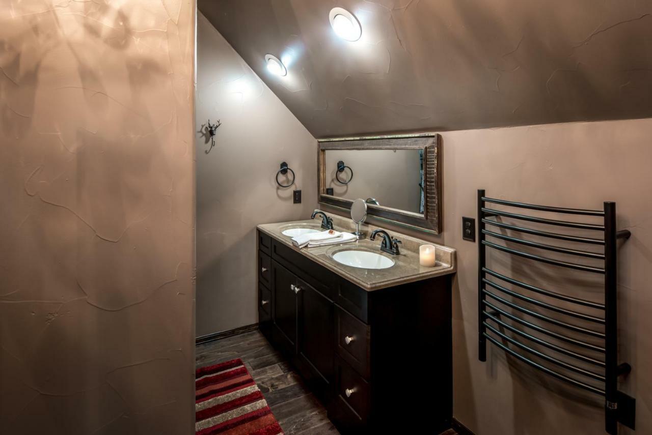 Fifth Dimension, 2 Bedrooms, Wifi, Hot Tub, Game Table, Grill, Sleeps 4 Ruidoso Buitenkant foto
